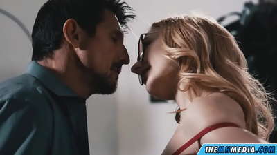 Romantični seks sa droljavom plavušom